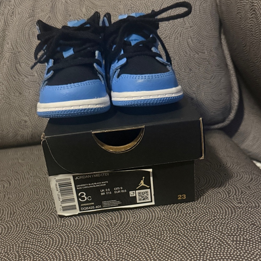 Jordan Kids' Sneakers in Blue and Black
